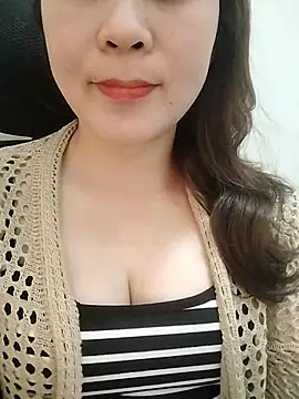 Snapshot of Girl_Shy2000 chatting on March 2026 04:24:02 AM Girl Shy2000 online show from March 2026 04:24:02 AM