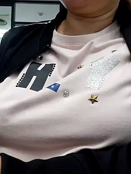 Kimkhaepretty online show from November 2025 03:17:01 AM