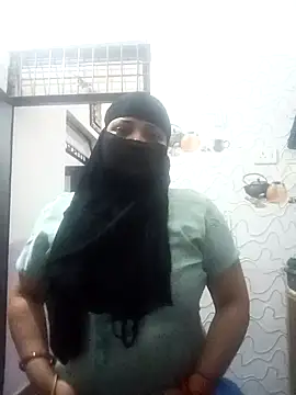 Snapshot of House_Wife19 chatting on October 2025 01:53:02 PM House Wife19 online show from October 2025 01:53:02 PM