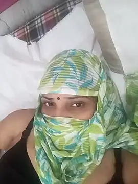 Snapshot of House_Wife19 chatting on October 2025 10:02:02 AM House Wife19 online show from October 2025 10:02:02 AM