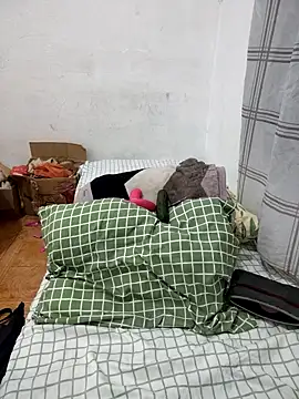 Lilo-skinny online show from October 2025 04:24:01 AM