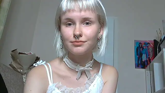 Snapshot of Paradoxy_ chatting on October 2025 07:46:02 PM Paradoxy online show from October 2025 07:46:02 PM