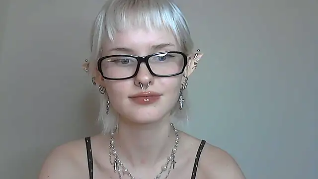 Snapshot of Paradoxy_ chatting on October 2025 07:26:02 PM Paradoxy online show from October 2025 07:26:02 PM