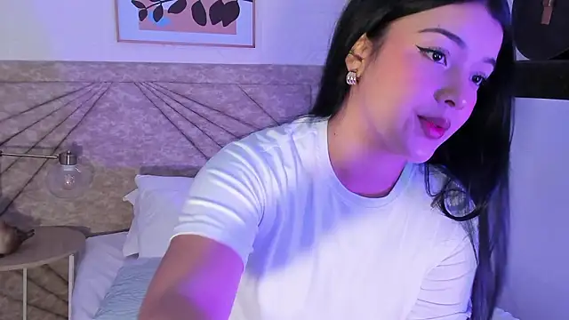 Snapshot of EmmaBlossom chatting on March 2026 12:42:01 PM EmmaBlossom online show from March 2026 12:42:01 PM