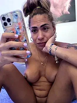 Snapshot of Naomi24herr chatting on October 2025 12:10:02 AM Naomi24herr online show from October 2025 12:10:02 AM