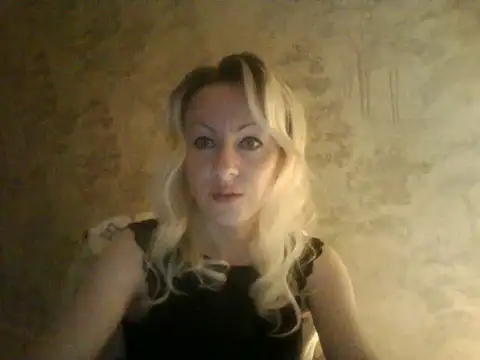 Snapshot of Veyrise chatting on November 2025 07:26:01 PM Veyrise online show from November 2025 07:26:01 PM