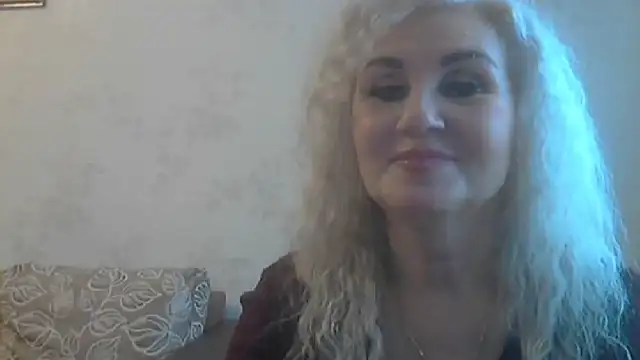 Snapshot of LadySexyBlond chatting on October 2025 05:41:01 AM LadySexyBlond online show from October 2025 05:41:01 AM