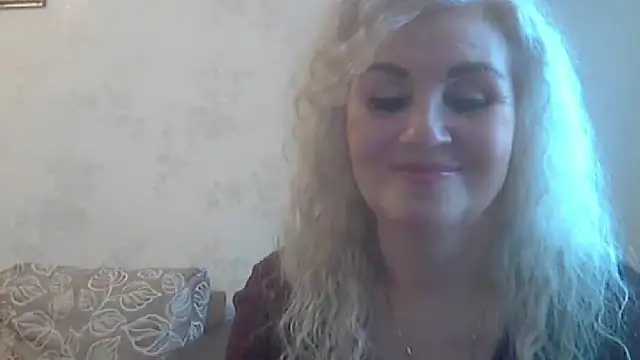 Snapshot of LadySexyBlond chatting on October 2025 06:20:01 PM LadySexyBlond online show from October 2025 06:20:01 PM