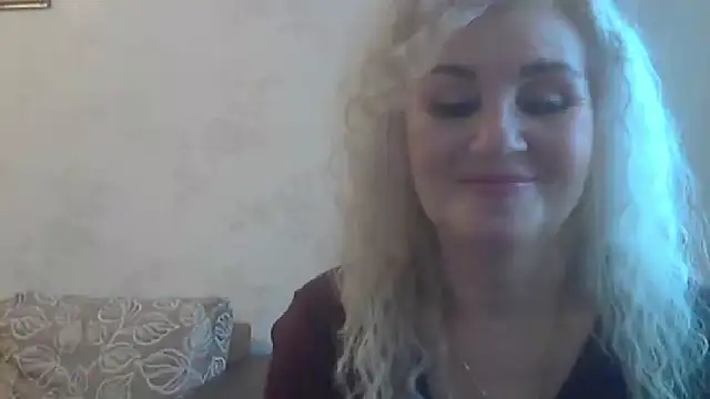 Snapshot of LadySexyBlond chatting on October 2025 03:29:01 AM LadySexyBlond online show from October 2025 03:29:01 AM
