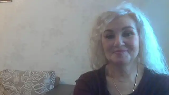 Snapshot of LadySexyBlond chatting on November 2025 07:09:01 AM LadySexyBlond online show from November 2025 07:09:01 AM