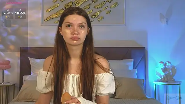 Nicole Broown  online show from October 2025 09:06:01 PM