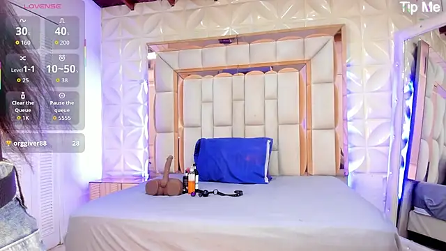 Sarah Adamss online show from February 2026 12:34:01 PM