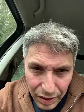 Snapshot of CerveniXXL chatting on October 2025 04:09:01 PM CerveniXXL online show from October 2025 04:09:01 PM