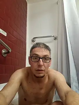 CerveniXXL online show from November 2025 08:33:02 PM