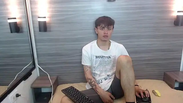 Jerom xx online show from October 2025 07:33:02 PM