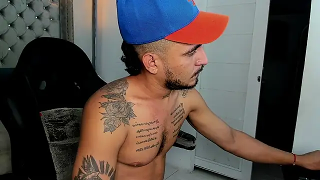 Snapshot of Kevinfox23cms chatting on October 2025 03:46:02 PM Kevinfox23cms online show from October 2025 03:46:02 PM