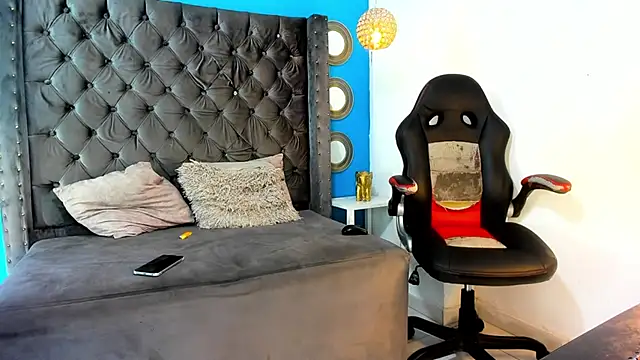 Snapshot of Kevinfox23cms chatting on October 2025 12:20:01 PM Kevinfox23cms online show from October 2025 12:20:01 PM