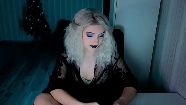 Snapshot of violet-siren-x chatting on January 2026 11:37:02 AM violet-siren-x online show from January 2026 11:37:02 AM