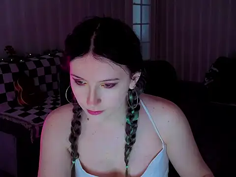Snapshot of violet-siren-x chatting on May 2026 12:34:01 PM violet-siren-x online show from May 2026 12:34:01 PM