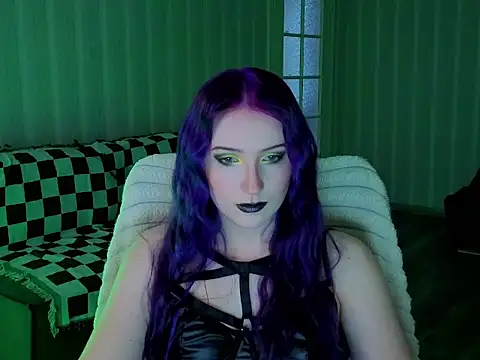 Snapshot of violet-siren-x chatting on June 2026 11:57:02 AM violet-siren-x online show from June 2026 11:57:02 AM