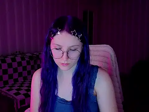 Snapshot of violet-siren-x chatting on June 2026 10:58:02 PM violet-siren-x online show from June 2026 10:58:02 PM