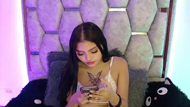 AnalyMilles online show from March 2026 02:48:01 AM