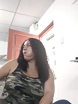 MEYBELLATINA online show from February 2026 10:00:02 PM