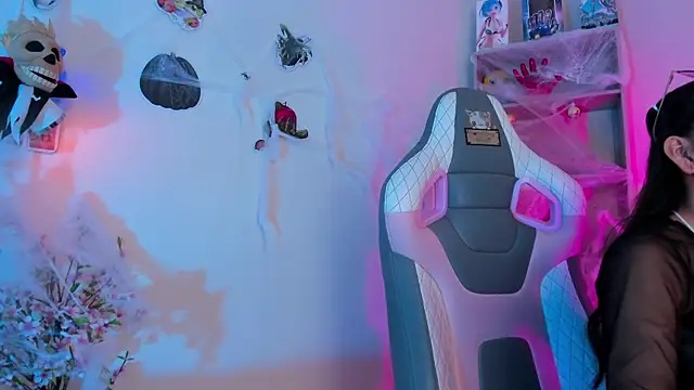 Snapshot of Zoe_Skyler chatting on October 2025 03:58:02 PM Zoe Skyler online show from October 2025 03:58:02 PM