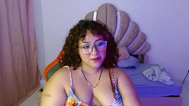 Snapshot of BlueeVelvet chatting on October 2025 10:18:02 PM BlueeVelvet online show from October 2025 10:18:02 PM