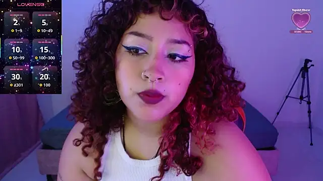 Snapshot of BlueeVelvet chatting on October 2025 11:18:01 PM BlueeVelvet online show from October 2025 11:18:01 PM