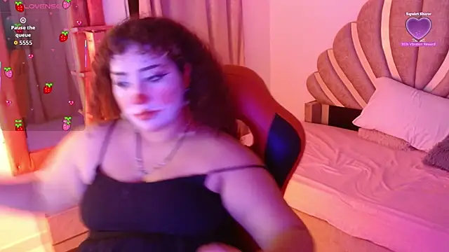 Snapshot of BlueeVelvet chatting on October 2025 10:44:02 PM BlueeVelvet online show from October 2025 10:44:02 PM