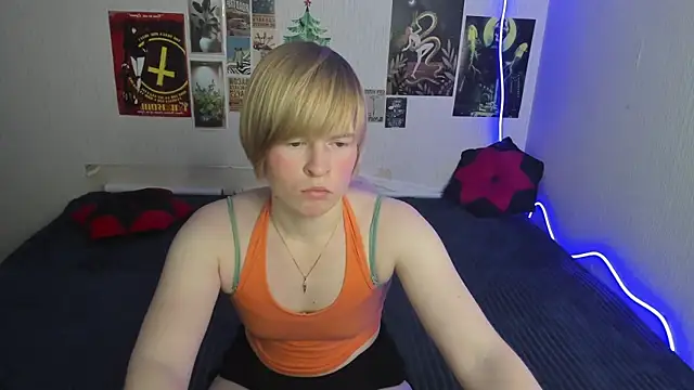 Cattie w  online show from February 2026 01:13:02 AM