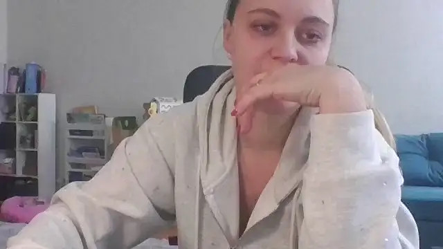 Snapshot of Cynoraye chatting on February 2026 09:57:02 AM Cynoraye online show from February 2026 09:57:02 AM