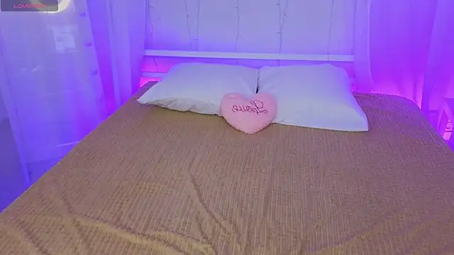 Snapshot of _Amelia_Shine_ chatting on October 2025 10:13:01 AM Amelia Shine online show from October 2025 10:13:01 AM