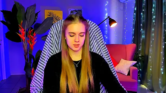 JuneWoods online show from February 2026 07:24:02 AM