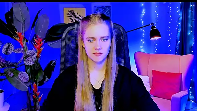 JuneWoods online show from March 2026 07:25:02 AM