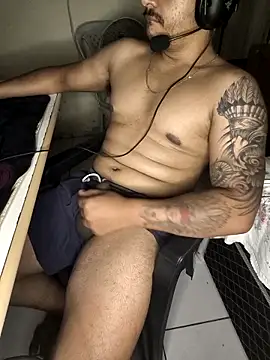 Snapshot of gtzmoreno chatting on March 2026 06:18:01 AM gtzmoreno online show from March 2026 06:18:01 AM