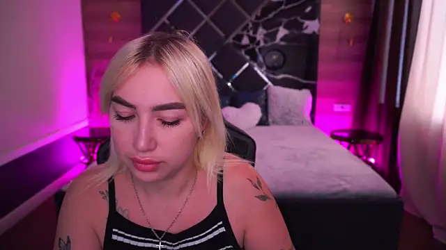 MariellaVi online show from October 2025 12:26:02 PM