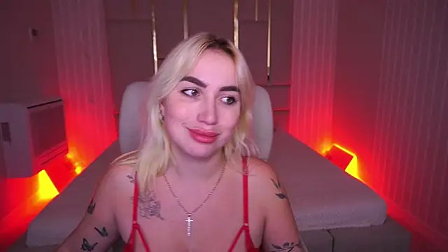 MariellaVi online show from October 2025 08:09:02 PM