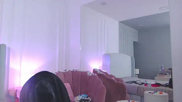 ChantalGarner online show from October 2025 12:50:01 PM