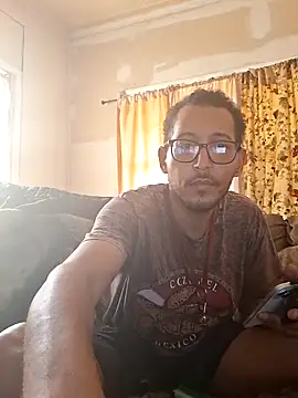 Snapshot of ThrowedWorldWide chatting on November 2025 04:55:01 PM ThrowedWorldWide online show from November 2025 04:55:01 PM