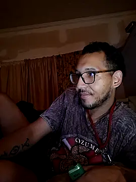 Snapshot of ThrowedWorldWide chatting on November 2025 08:36:02 AM ThrowedWorldWide online show from November 2025 08:36:02 AM