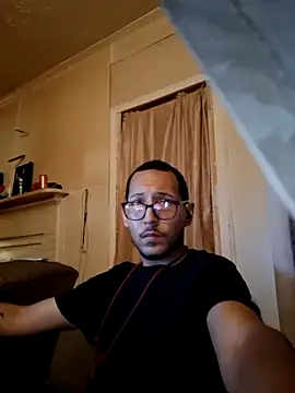 Snapshot of ThrowedWorldWide chatting on November 2025 05:30:02 AM ThrowedWorldWide online show from November 2025 05:30:02 AM