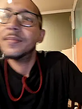 Snapshot of ThrowedWorldWide chatting on December 2025 12:27:01 AM ThrowedWorldWide online show from December 2025 12:27:01 AM