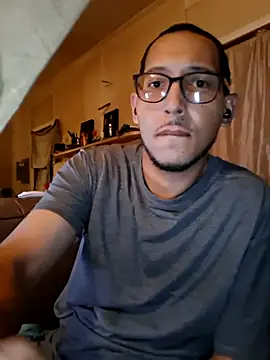 Snapshot of ThrowedWorldWide chatting on December 2025 02:30:01 AM ThrowedWorldWide online show from December 2025 02:30:01 AM