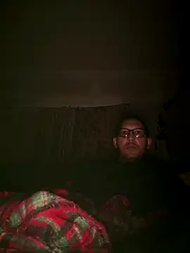 Snapshot of ThrowedWorldWide chatting on December 2025 10:19:01 AM ThrowedWorldWide online show from December 2025 10:19:01 AM