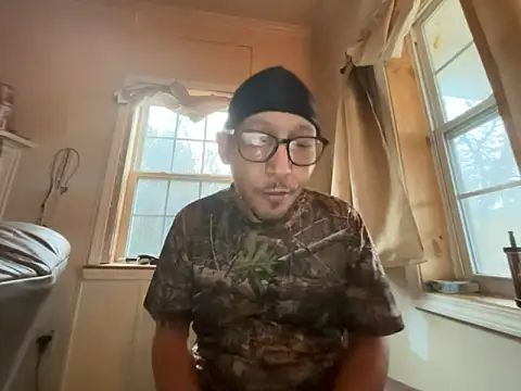 Snapshot of ThrowedWorldWide chatting on December 2025 12:55:01 PM ThrowedWorldWide online show from December 2025 12:55:01 PM