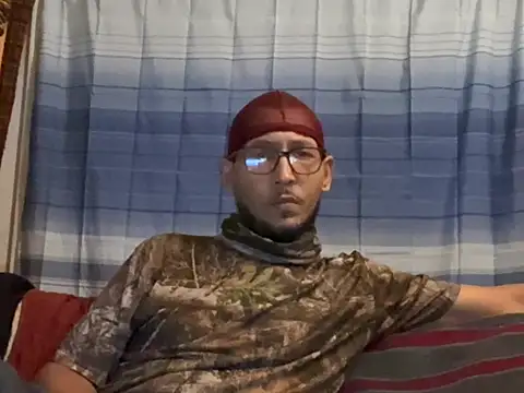 Snapshot of ThrowedWorldWide chatting on January 2026 03:52:02 AM ThrowedWorldWide online show from January 2026 03:52:02 AM