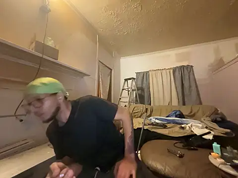 Snapshot of ThrowedWorldWide chatting on February 2026 03:10:01 AM ThrowedWorldWide online show from February 2026 03:10:01 AM