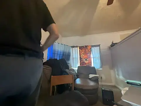 Snapshot of ThrowedWorldWide chatting on February 2026 05:39:02 PM ThrowedWorldWide online show from February 2026 05:39:02 PM